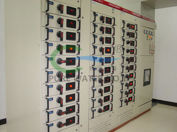 純水設(shè)備操作過(guò)程中需要注意的事項(xiàng)